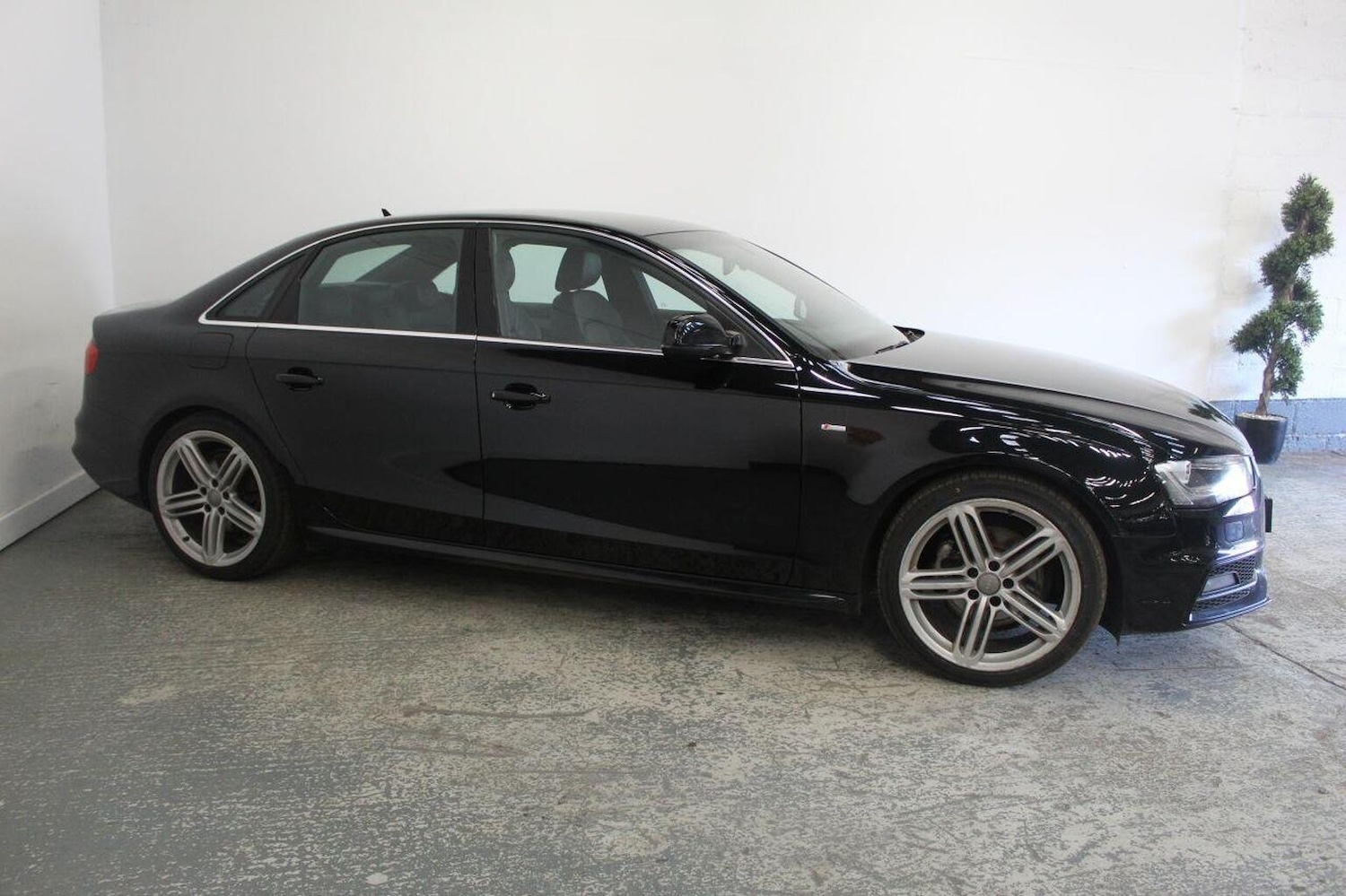 Used Audi A4 2015 for sale - 77921304: Photo 4