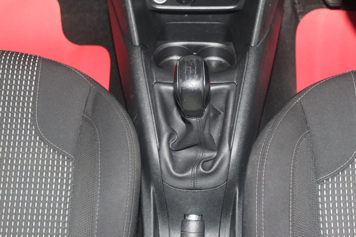 Used Peugeot 208 2016 for sale - 77584565: Photo 41