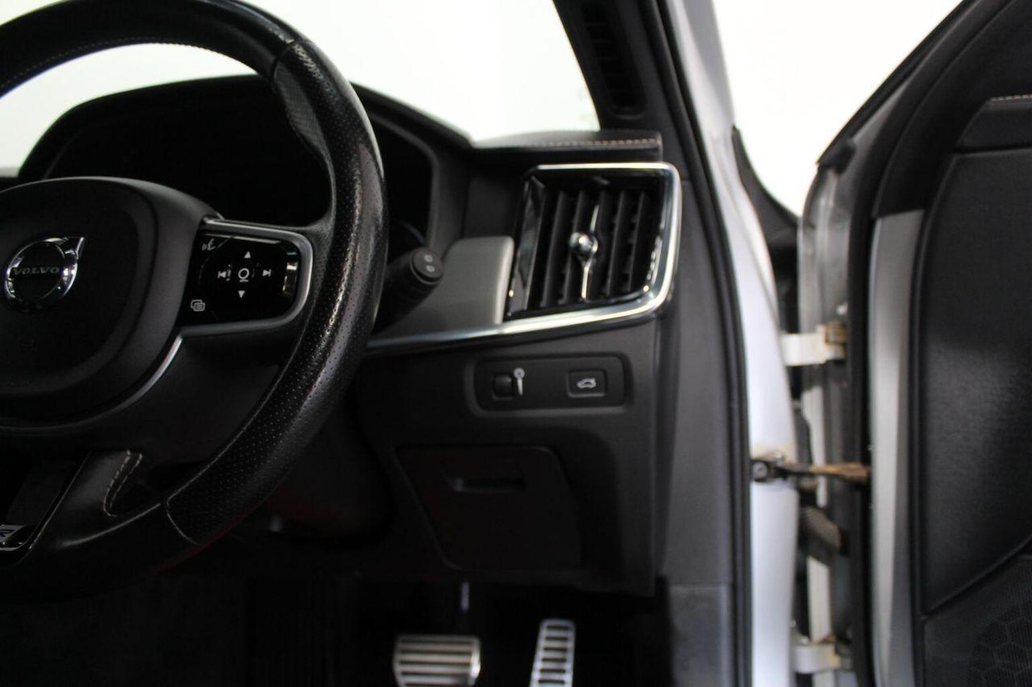 Used Volvo V90 2019 for sale - 77937931: Photo 50