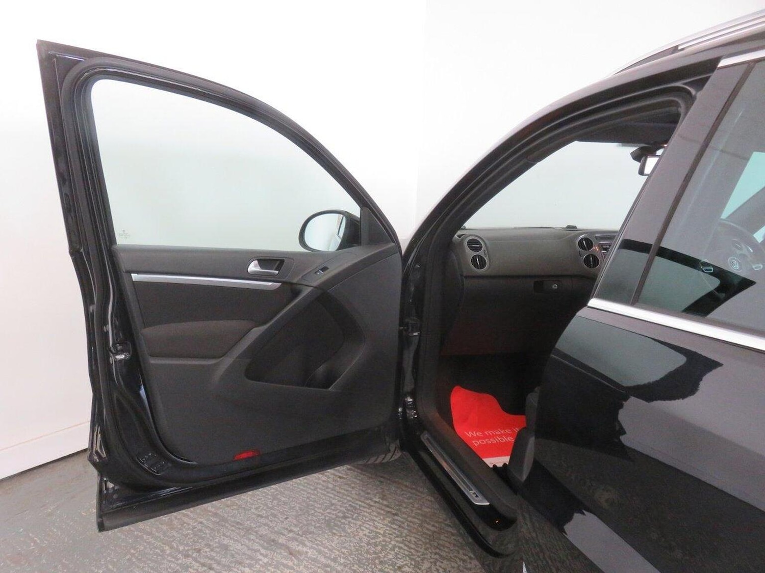 Used Volkswagen Tiguan 2014 for sale - 77938006: Photo 26