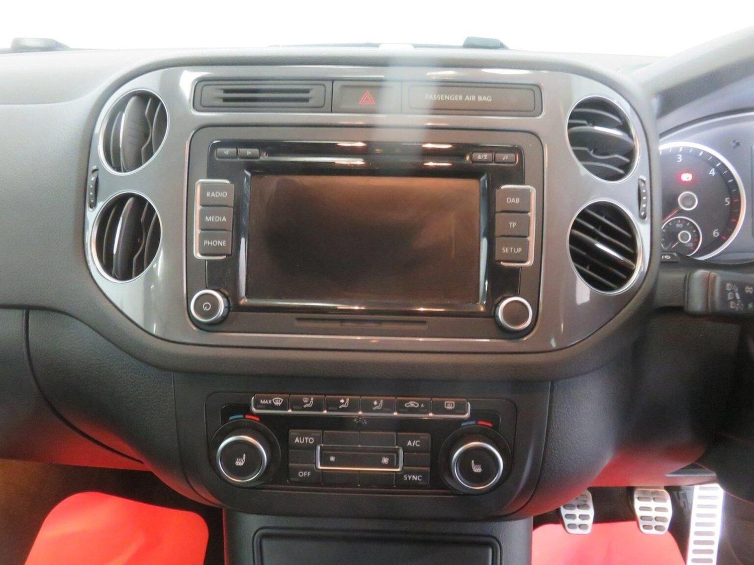 Used Volkswagen Tiguan 2014 for sale - 77938006: Photo 32