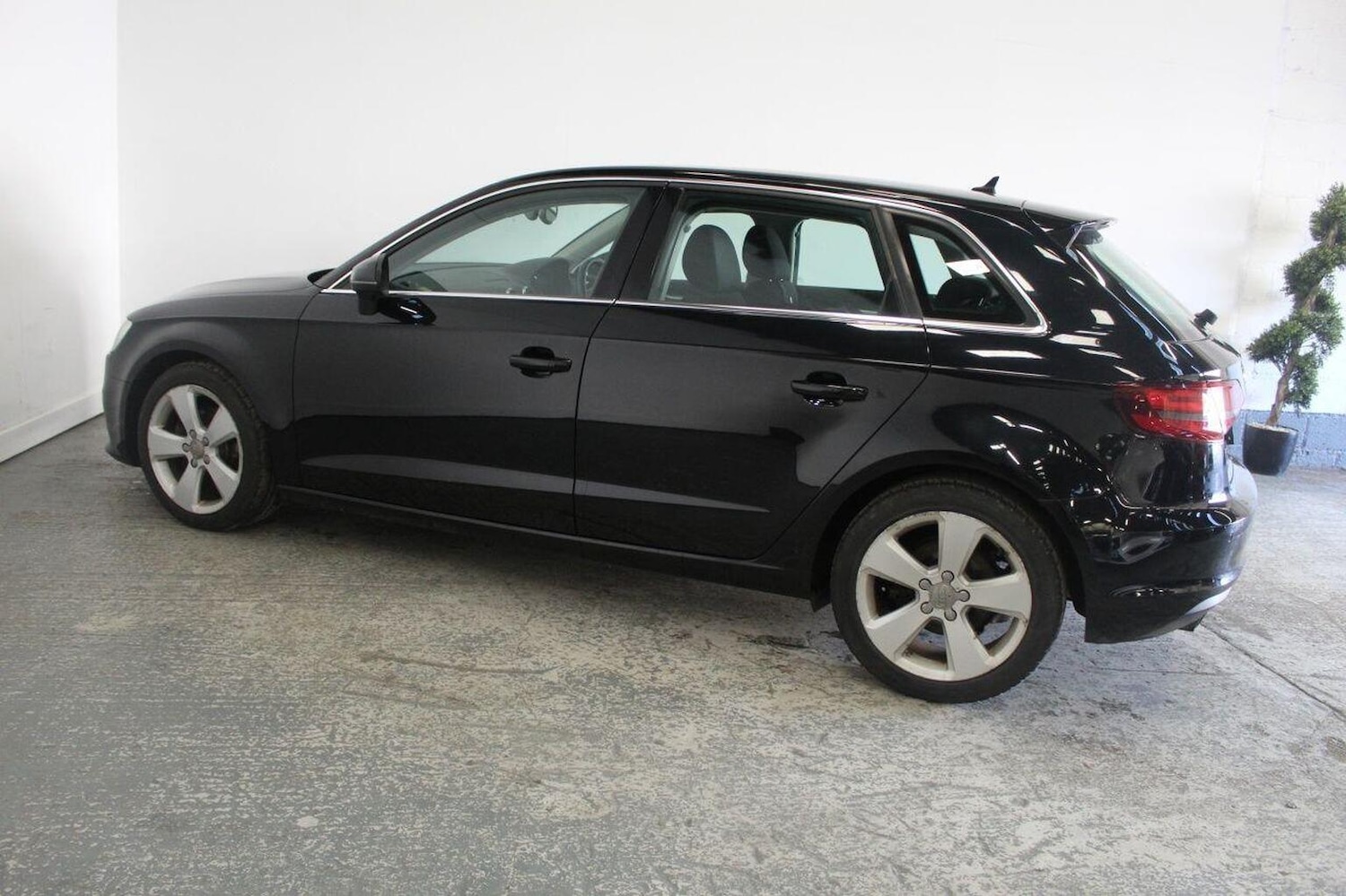 Used Audi A3 2014 for sale - 77937959: Photo 10
