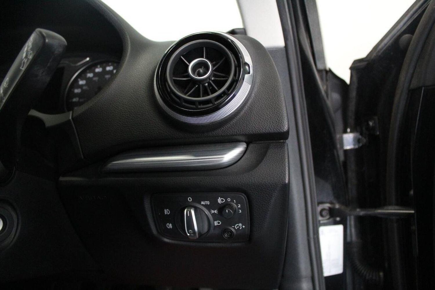 Used Audi A3 2014 for sale - 77937959: Photo 47