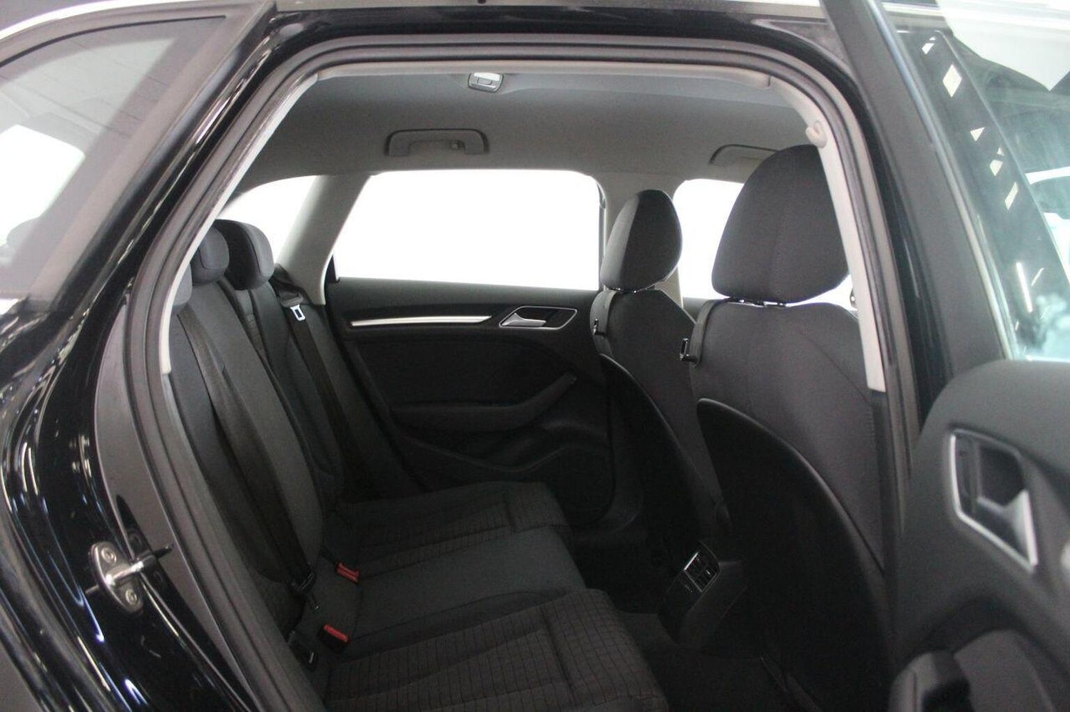 Used Audi A3 2014 for sale - 77937959: Photo 52