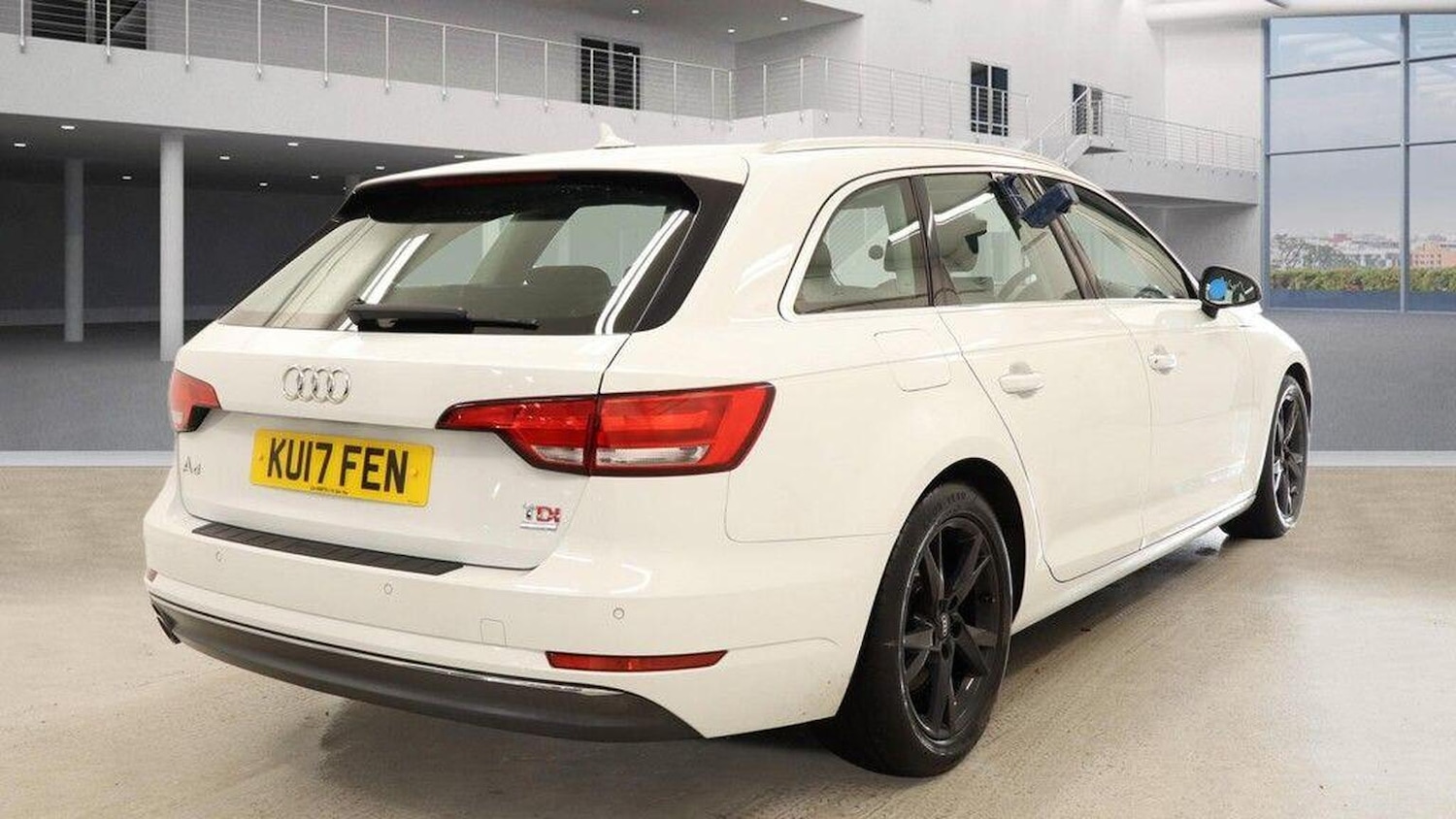 Used Audi A4 2017 for sale - 77938032: Photo 5