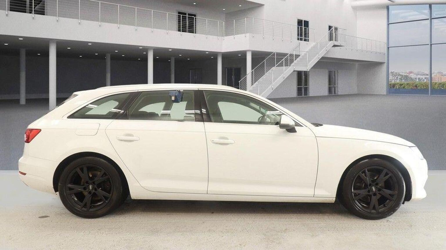 Used Audi A4 2017 for sale - 77938032: Photo 7