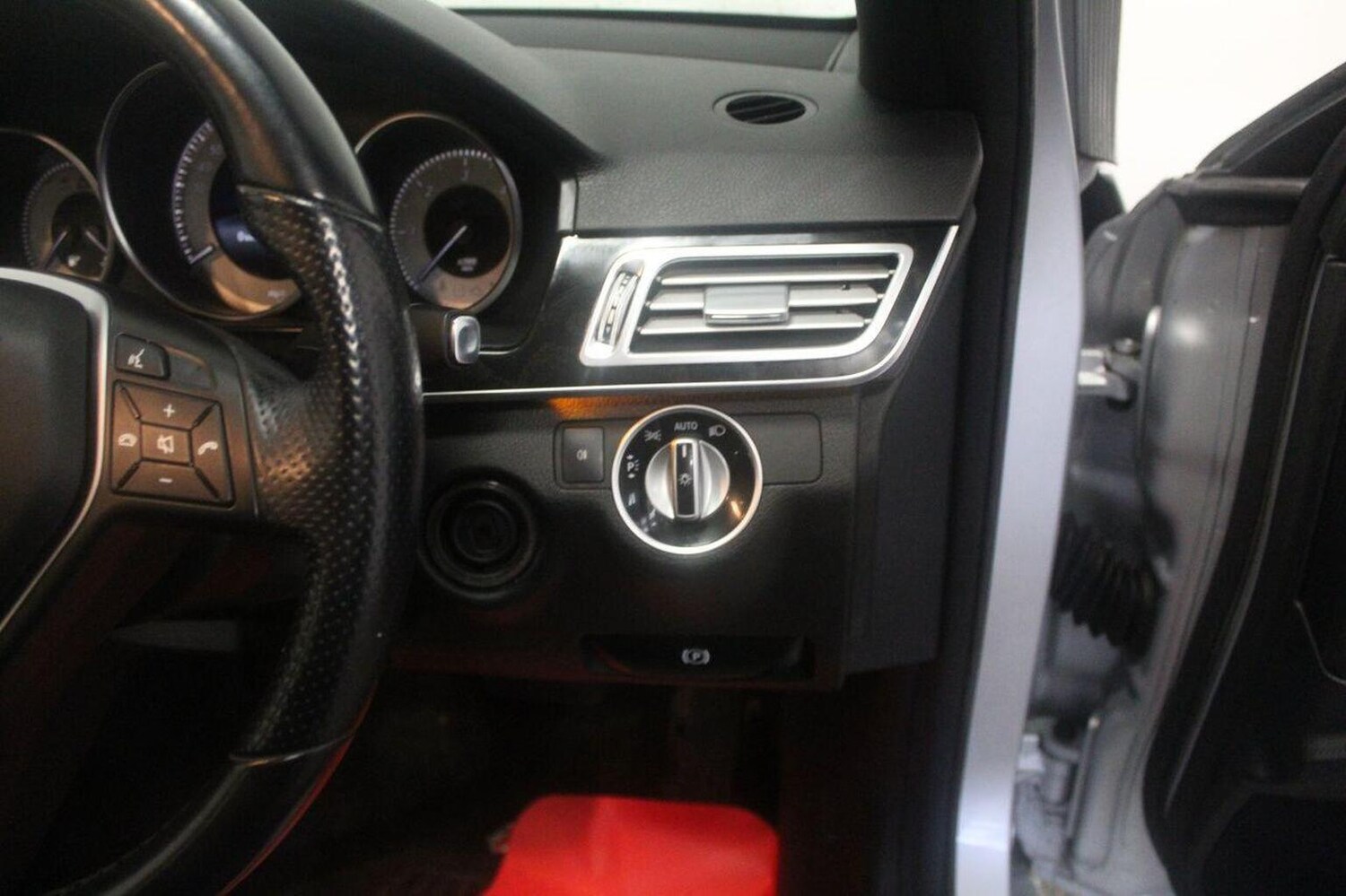 Used Mercedes-Benz E Class 2013 for sale - 78070380: Photo 47