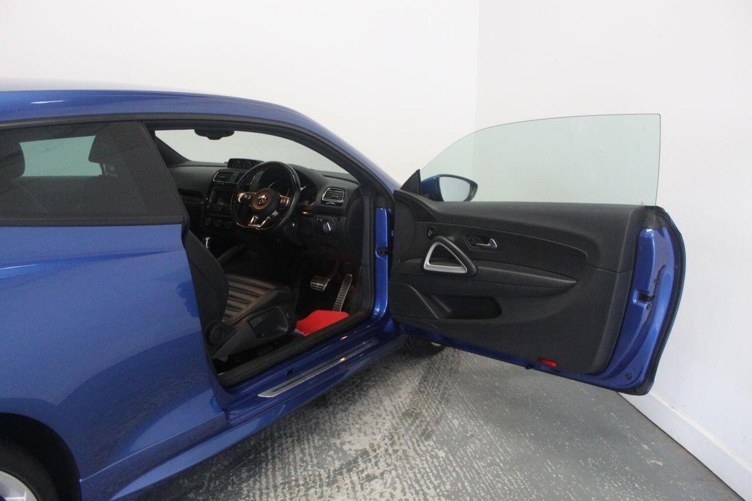 Used Volkswagen Scirocco 2015 for sale - 77937778: Photo 25