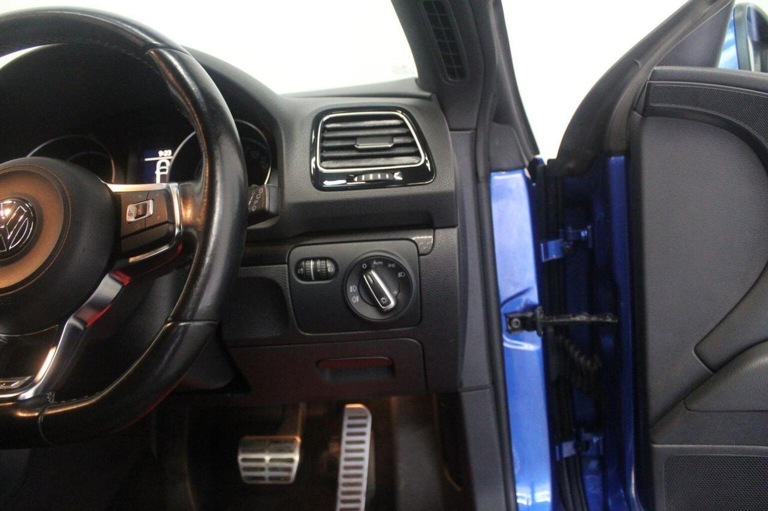 Used Volkswagen Scirocco 2015 for sale - 77937778: Photo 47