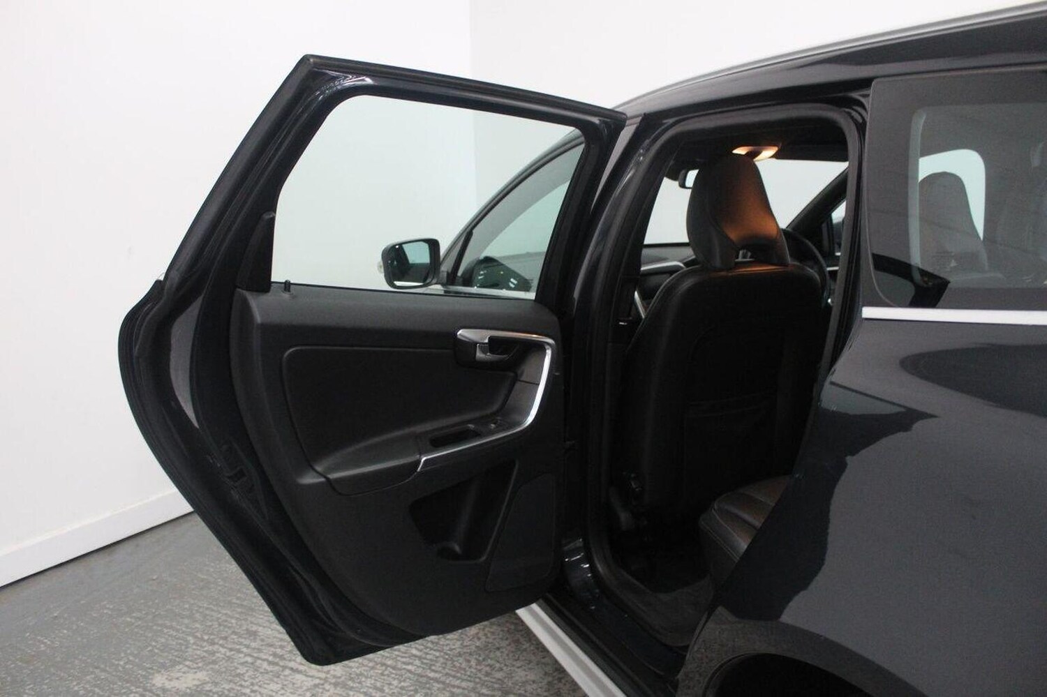 Used Volvo XC60 2013 for sale - 76369297: Photo 28