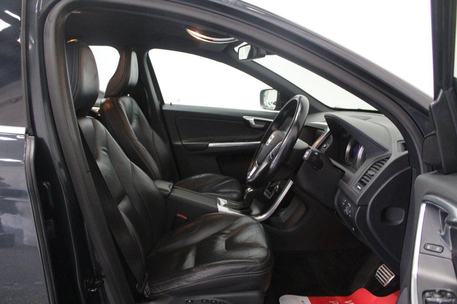 Used Volvo XC60 2013 for sale - 76369297: Photo 30