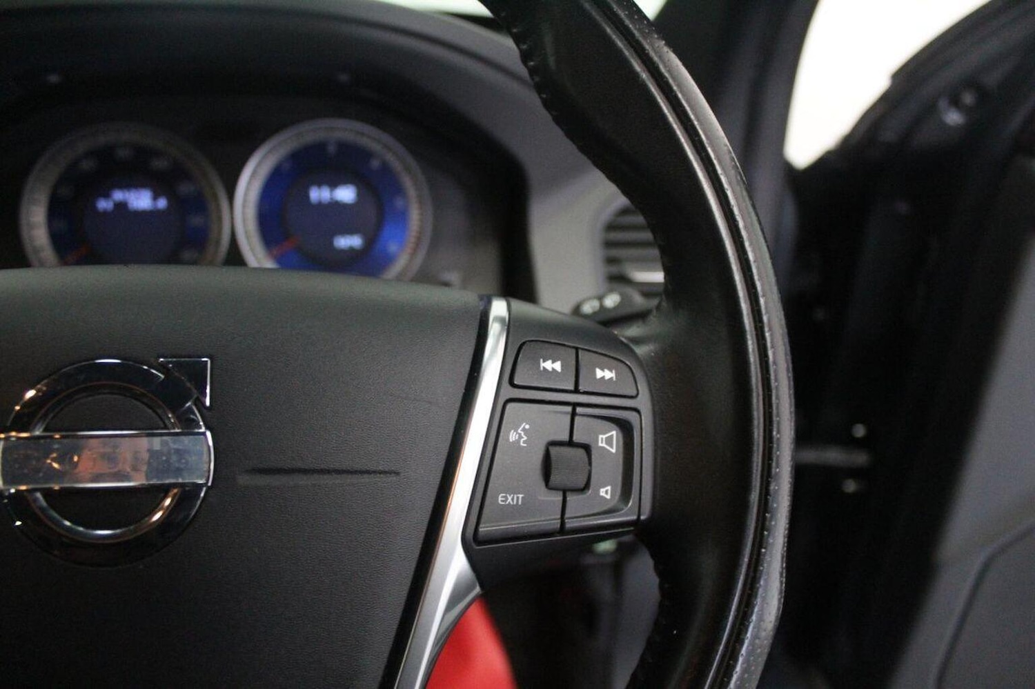 Used Volvo XC60 2013 for sale - 76369297: Photo 46