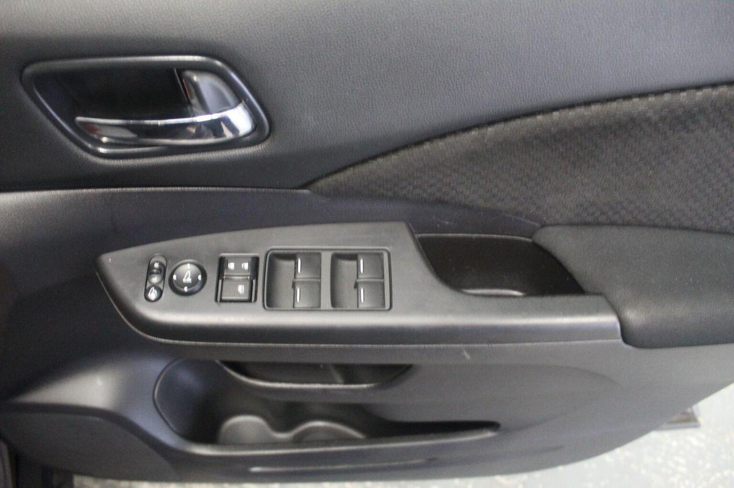 Used Honda CR-V 2017 for sale - 78201993: Photo 47