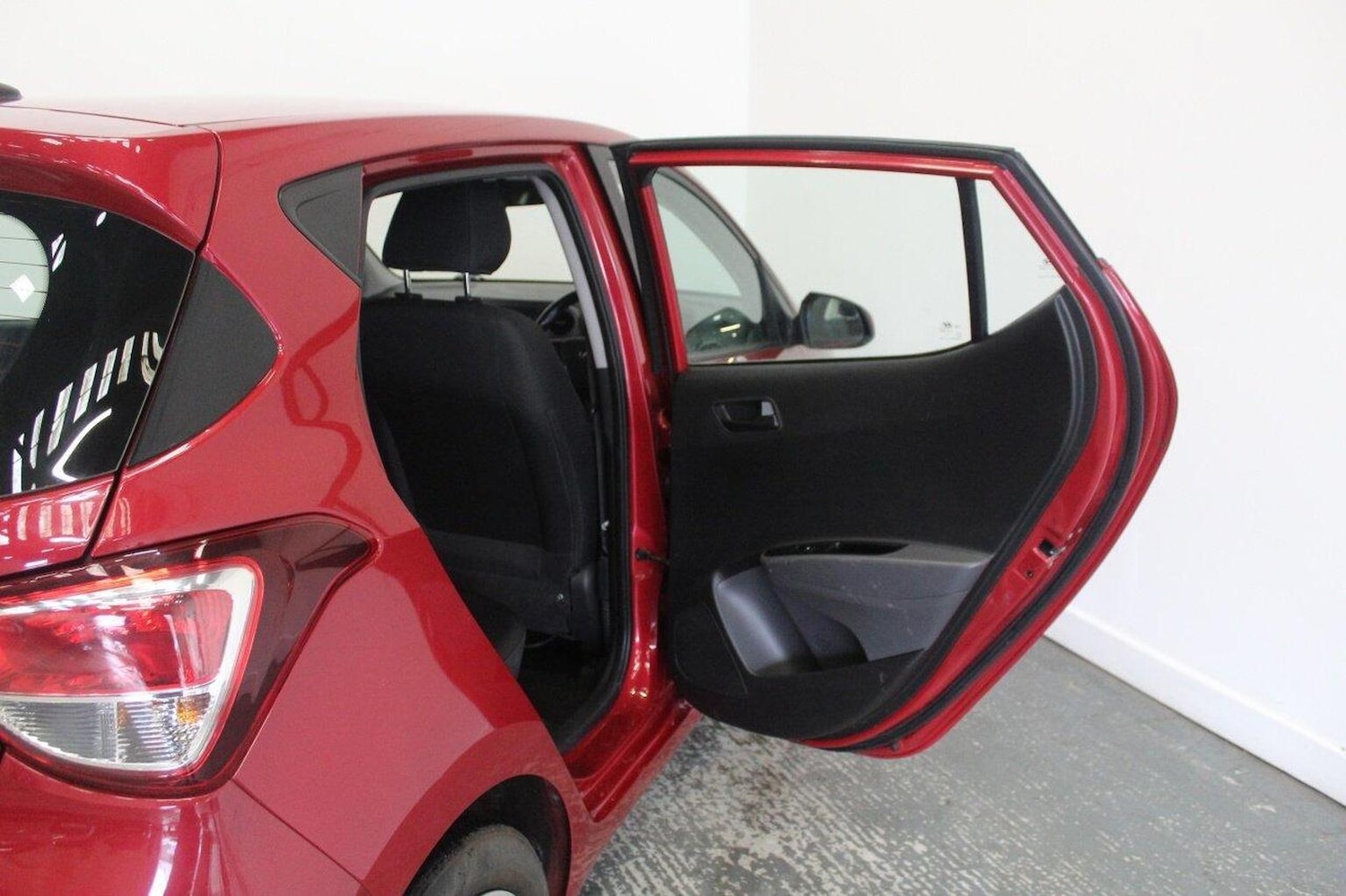 Used Hyundai i10 2019 for sale - 76793698: Photo 23