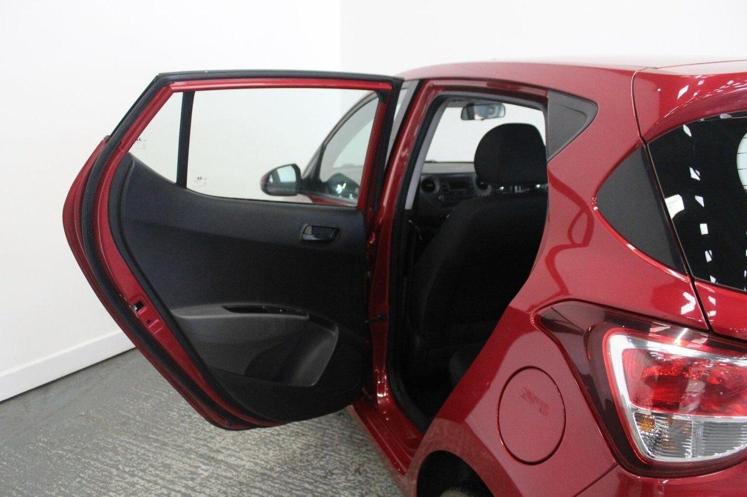 Used Hyundai i10 2019 for sale - 76793698: Photo 25