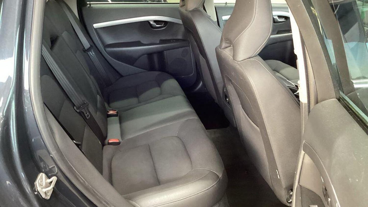 Used Volvo V70 2014 for sale - 76611401: Photo 11