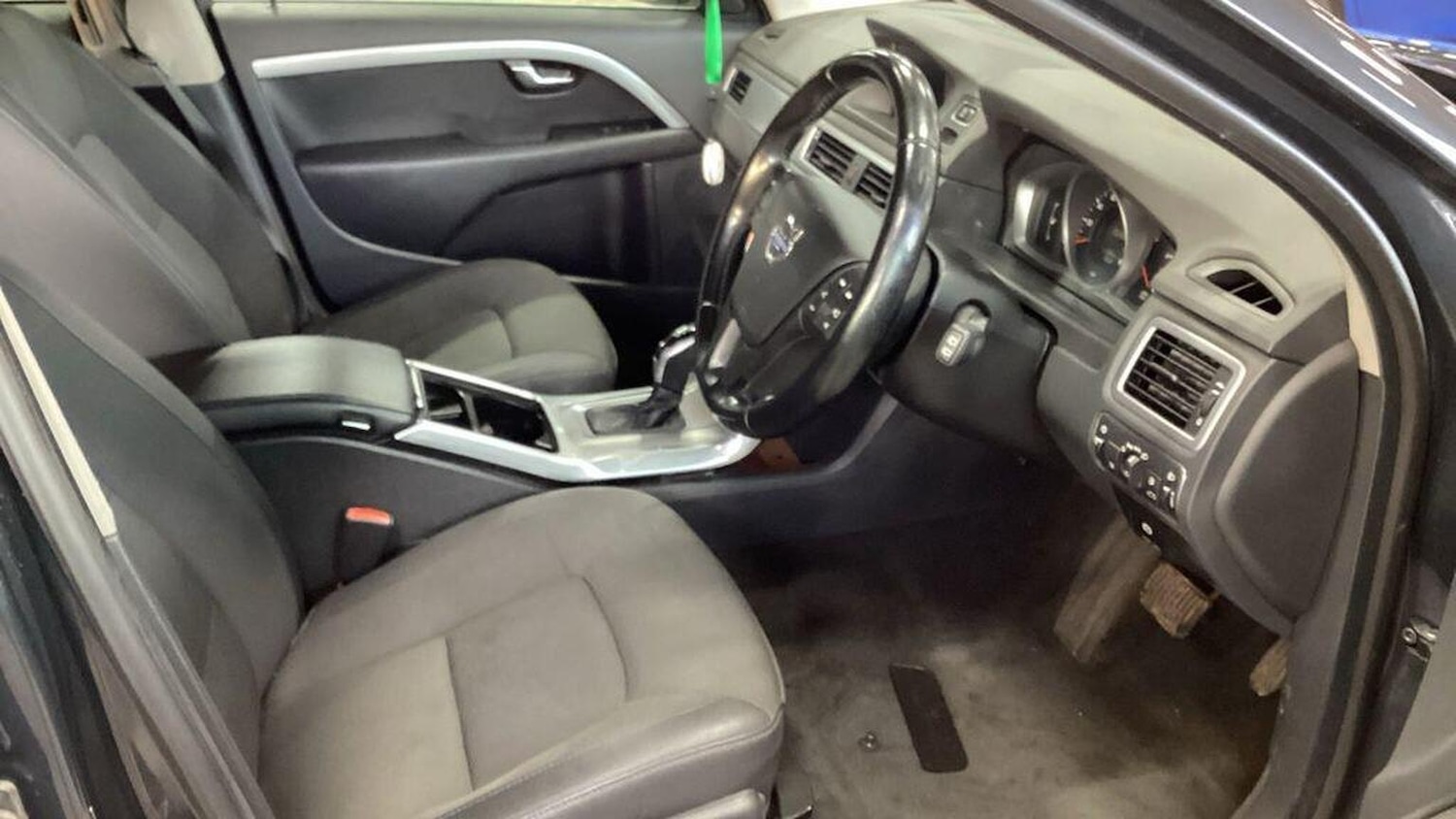 Used Volvo V70 2014 for sale - 76611401: Photo 13