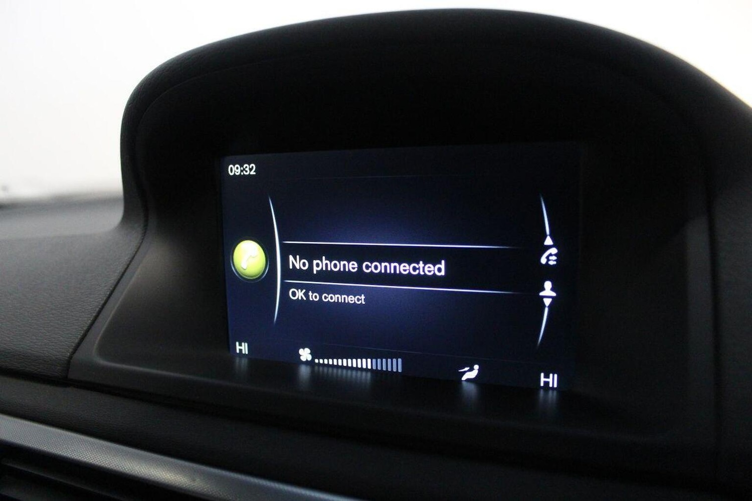 Used Volvo V70 2014 for sale - 76611401: Photo 38