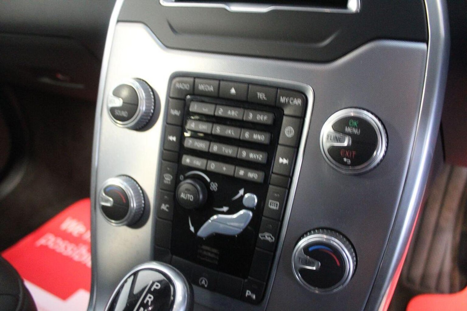 Used Volvo V70 2014 for sale - 76611401: Photo 41