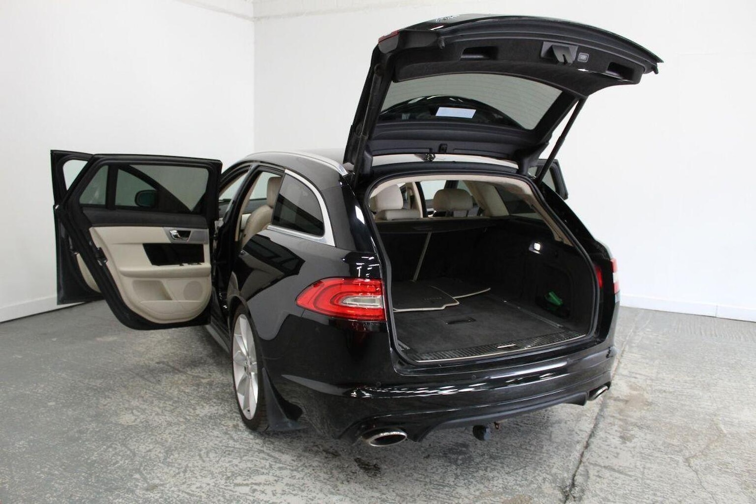 Used Jaguar XF 2013 for sale - 78084377: Photo 21