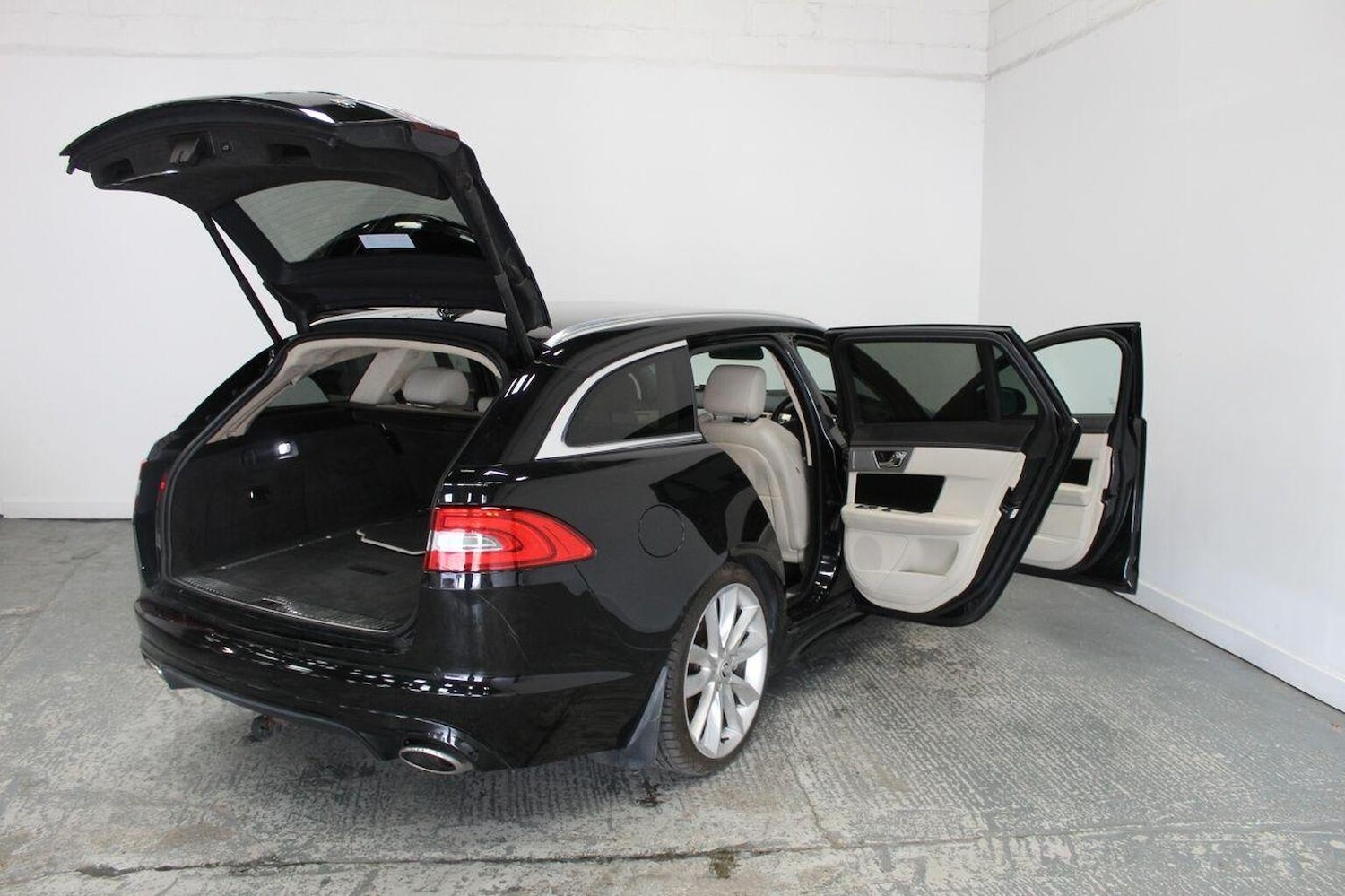 Used Jaguar XF 2013 for sale - 78084377: Photo 22