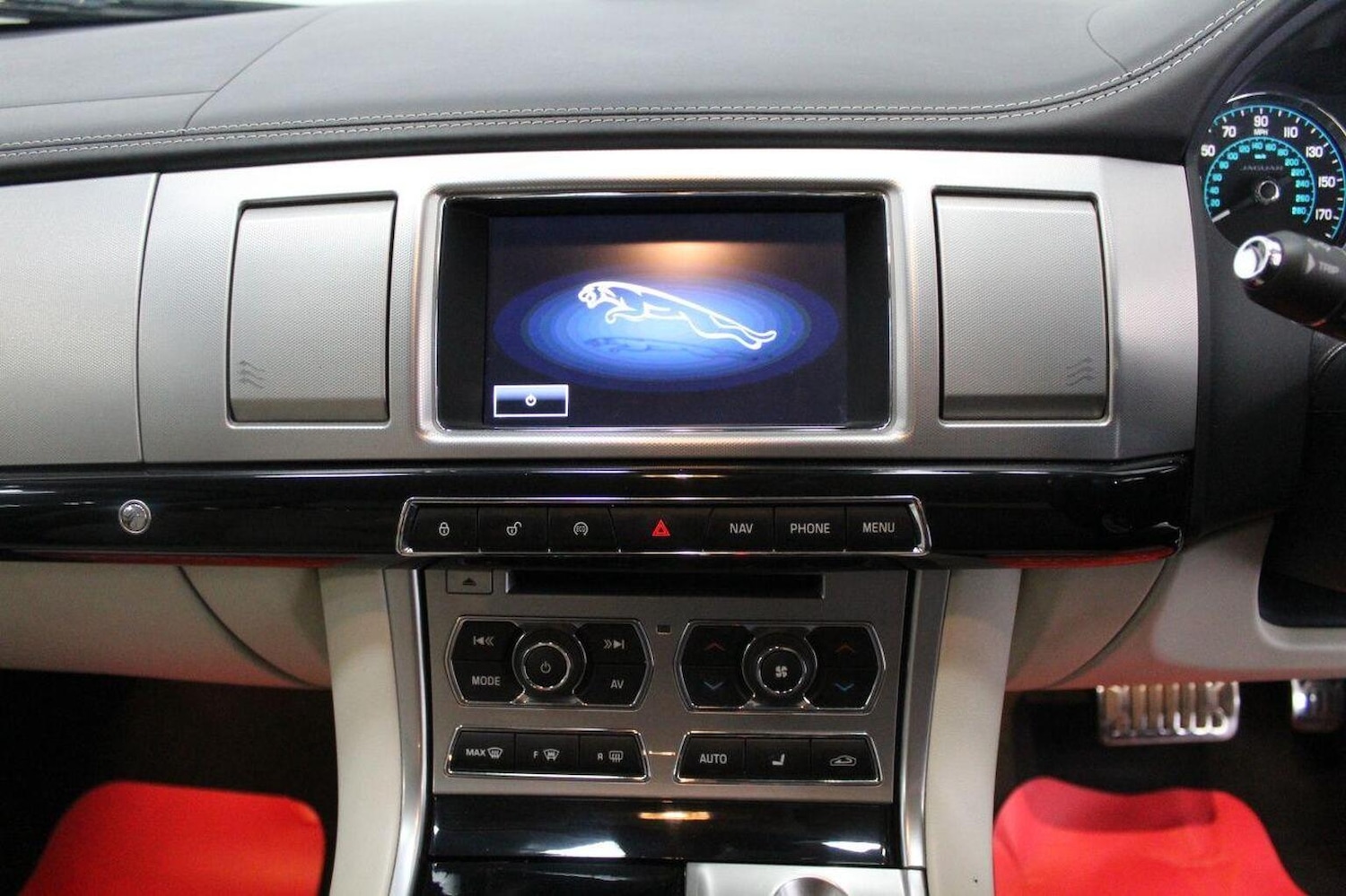 Used Jaguar XF 2013 for sale - 78084377: Photo 34