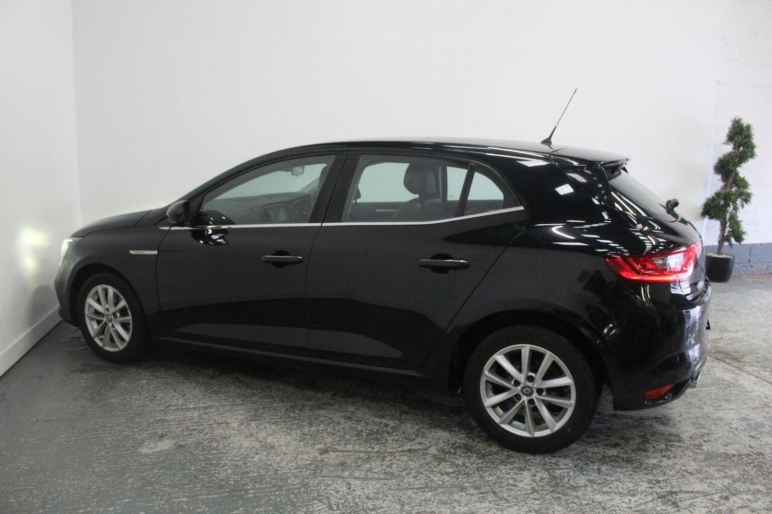 Used Renault Megane 2016 for sale - 76769907: Photo 10