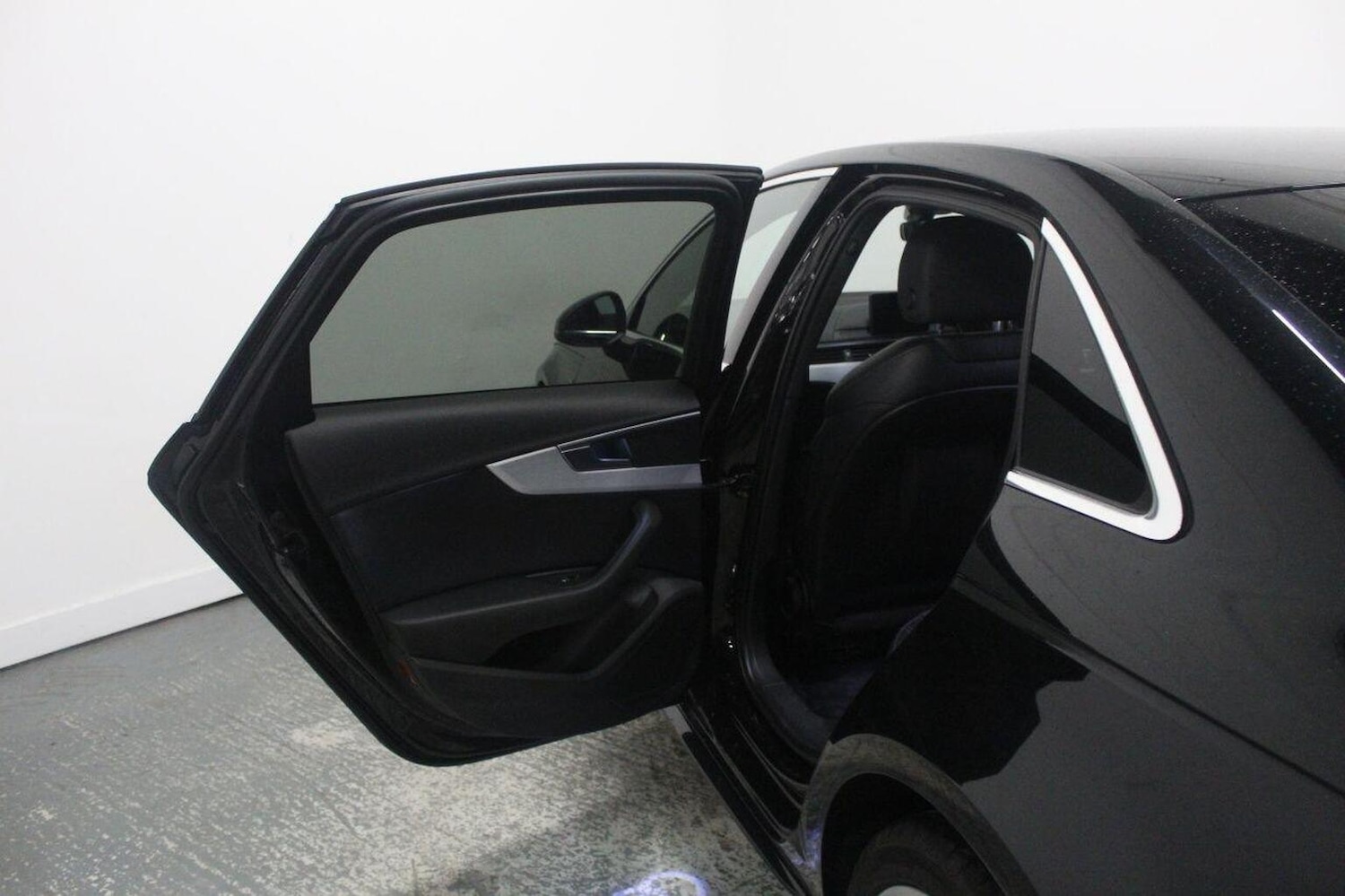 Used Audi A4 2017 for sale - 77937821: Photo 28