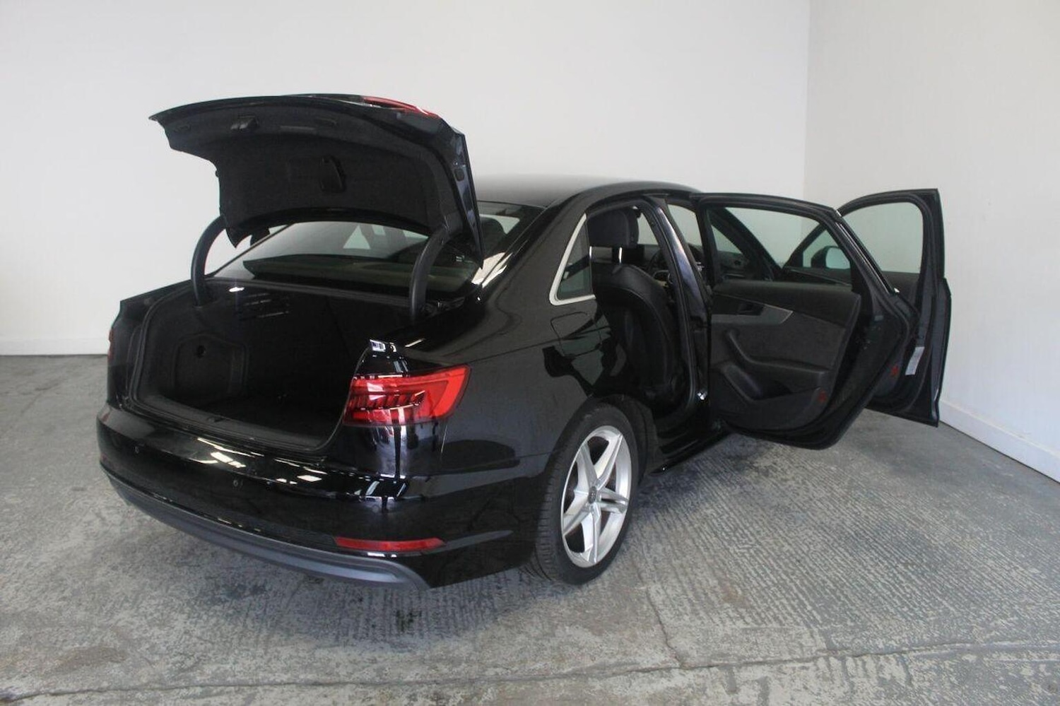 Used Audi A4 2016 for sale - 77937837: Photo 23
