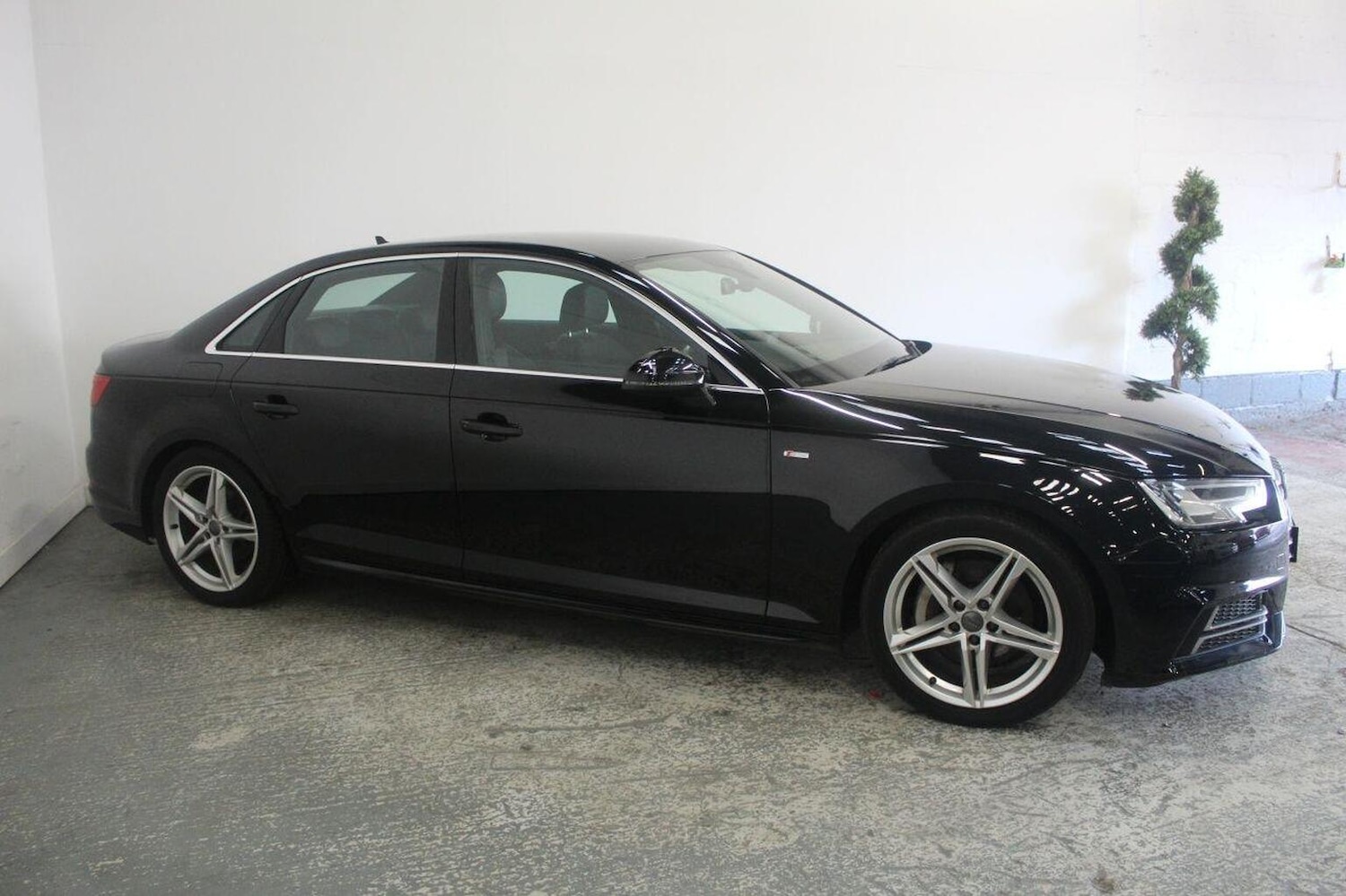 Used Audi A4 2016 for sale - 77937837: Photo 4