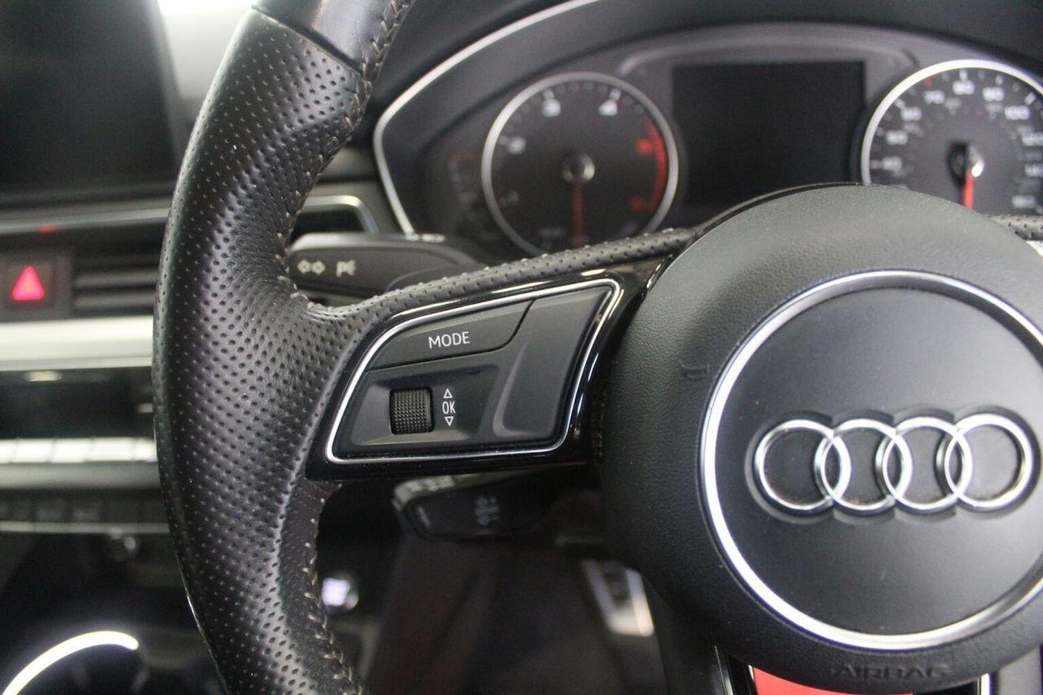 Used Audi A4 2016 for sale - 77937837: Photo 44