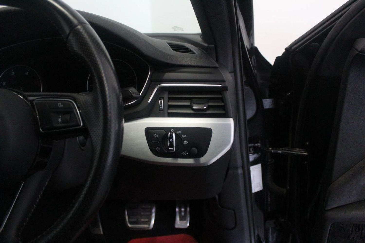 Used Audi A4 2016 for sale - 77937837: Photo 46