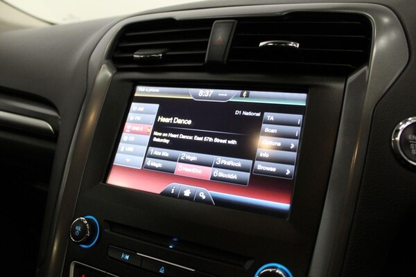 Used Ford Mondeo 2015 for sale - 74543556: Photo 37