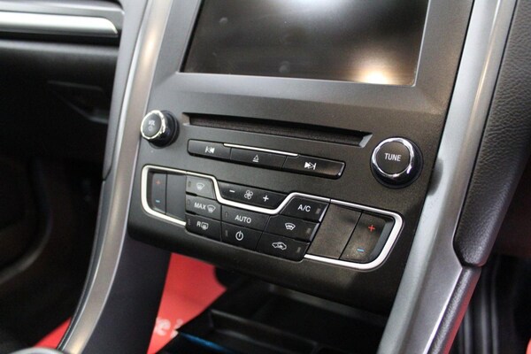 Used Ford Mondeo 2015 for sale - 74543556: Photo 41