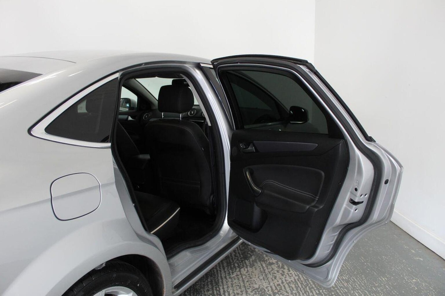 Used Ford Mondeo 2014 for sale - 76358026: Photo 26