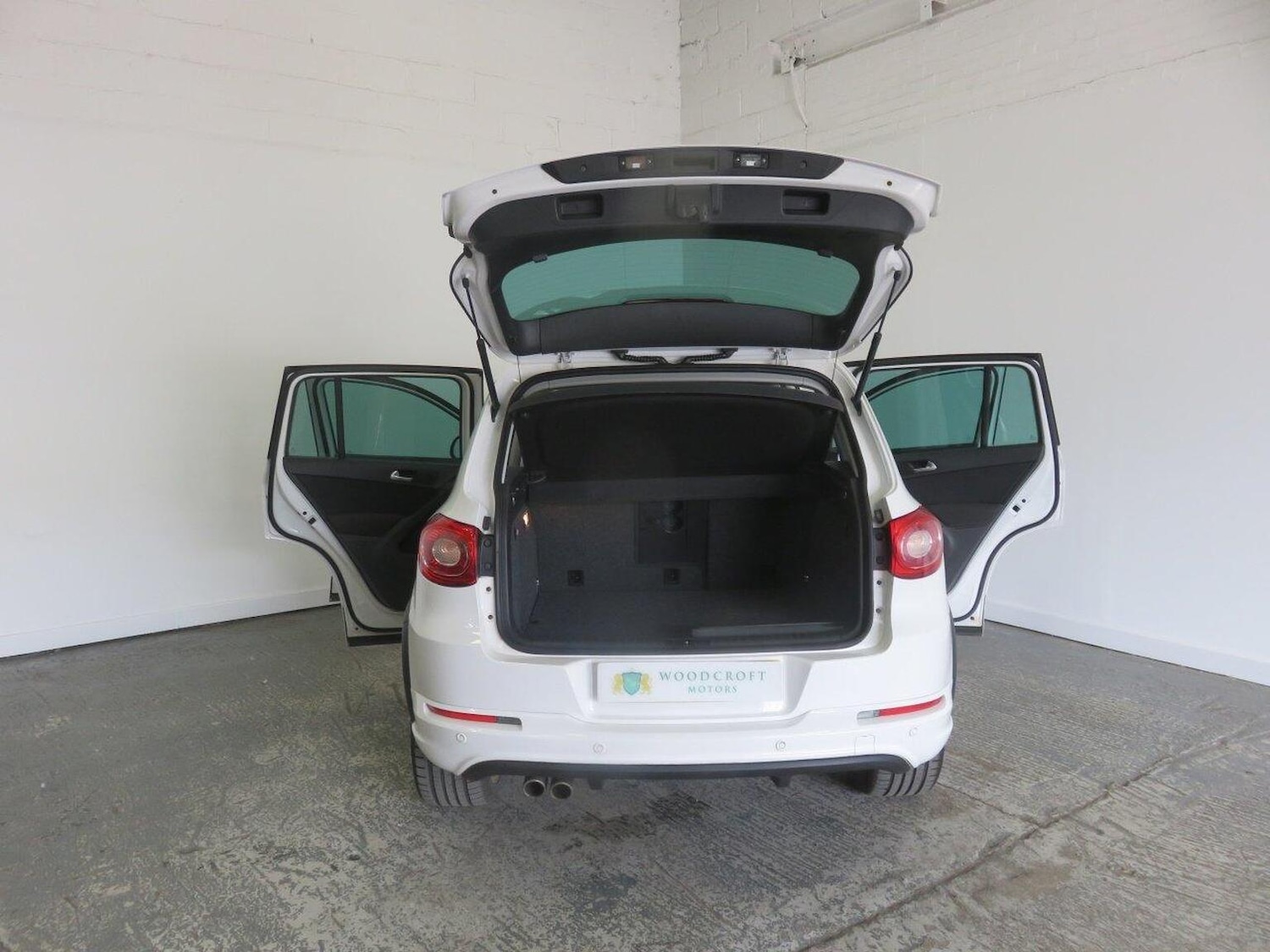 Used Volkswagen Tiguan 2010 for sale - 77937810: Photo 24