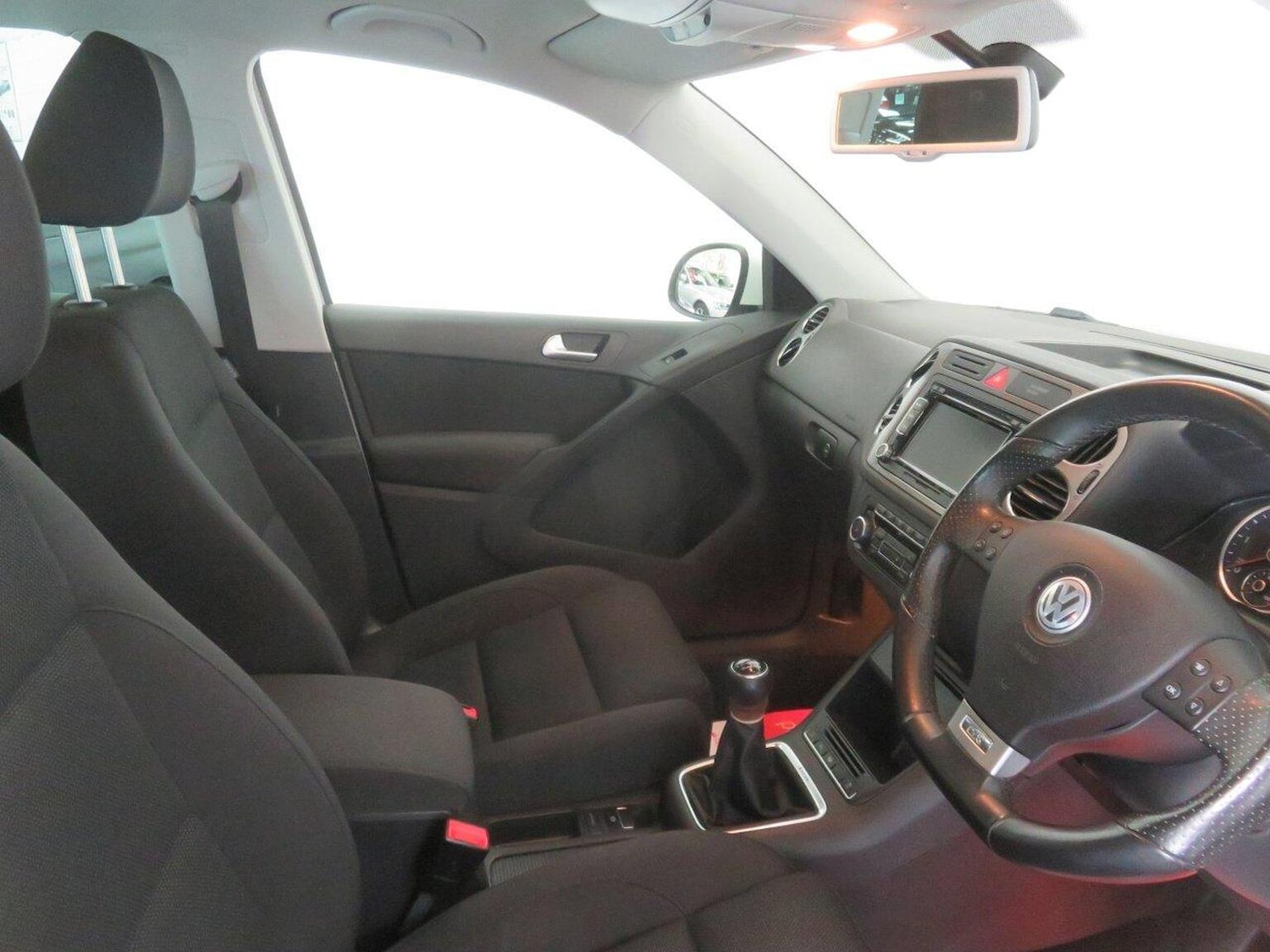 Used Volkswagen Tiguan 2010 for sale - 77937810: Photo 31