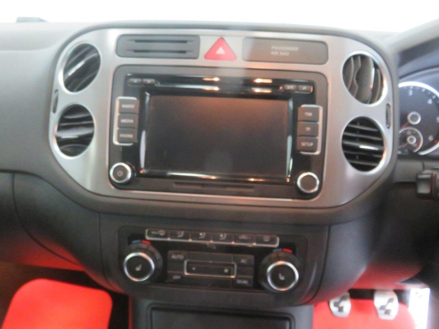 Used Volkswagen Tiguan 2010 for sale - 77937810: Photo 34