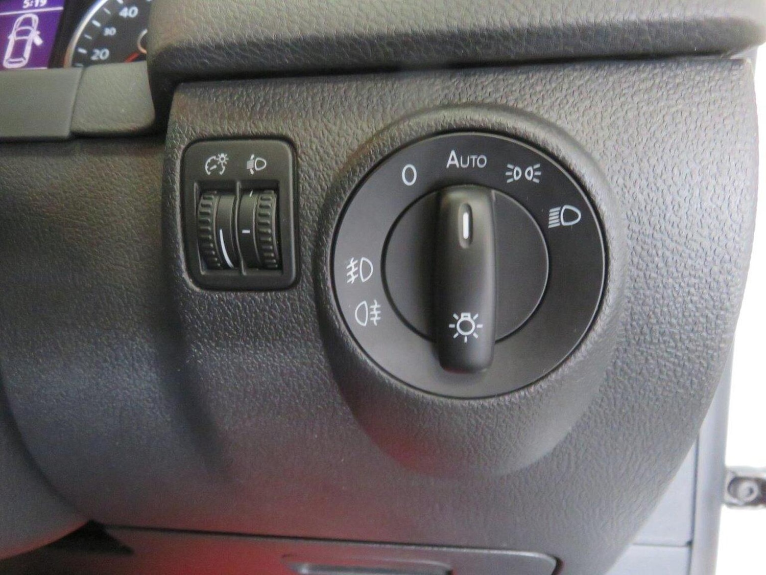 Used Volkswagen Tiguan 2010 for sale - 77937810: Photo 47