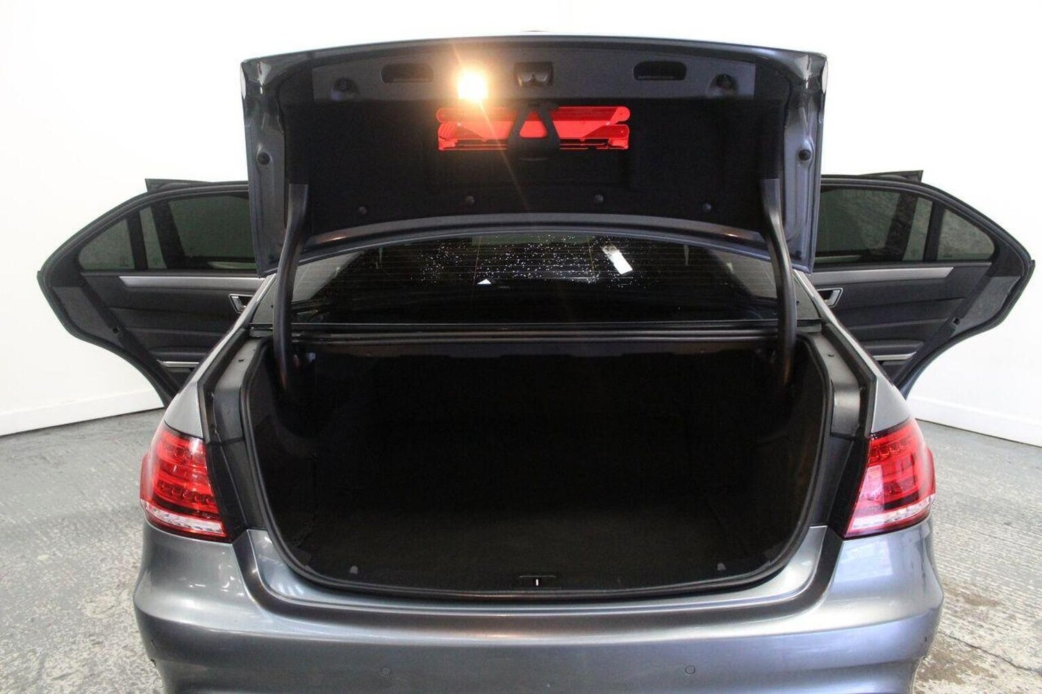 Used Mercedes-Benz E Class 2015 for sale - 77409575: Photo 24