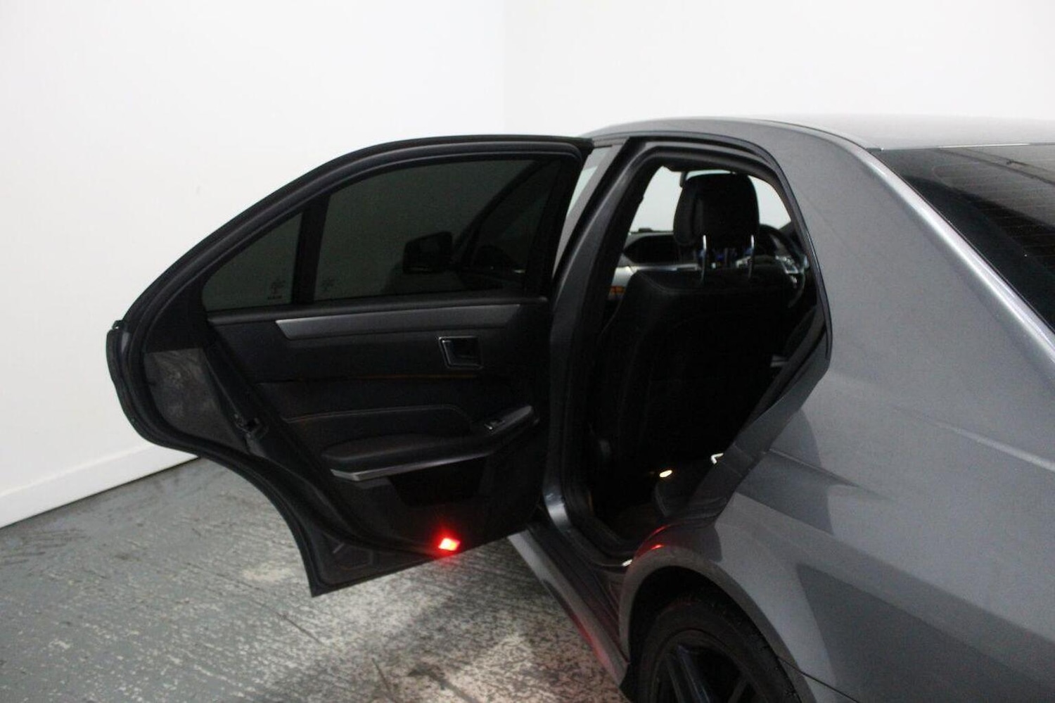 Used Mercedes-Benz E Class 2015 for sale - 77409575: Photo 28