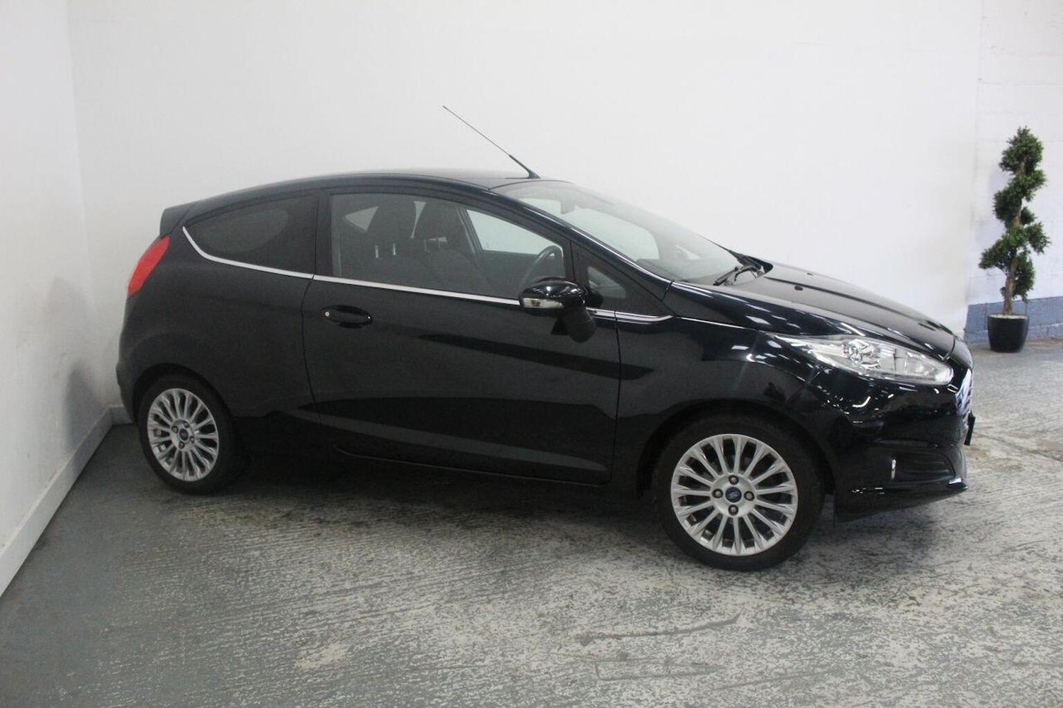 Used Ford Fiesta 2014 for sale - 76848680: Photo 4