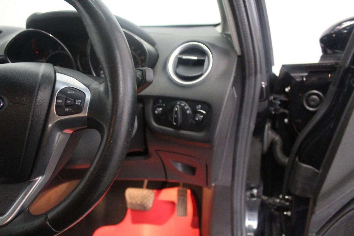 Used Ford Fiesta 2014 for sale - 76848680: Photo 43