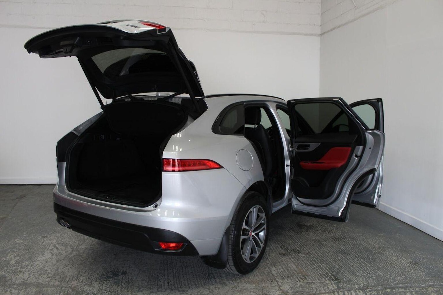 Used Jaguar F-Pace 2016 for sale - 76793685: Photo 22