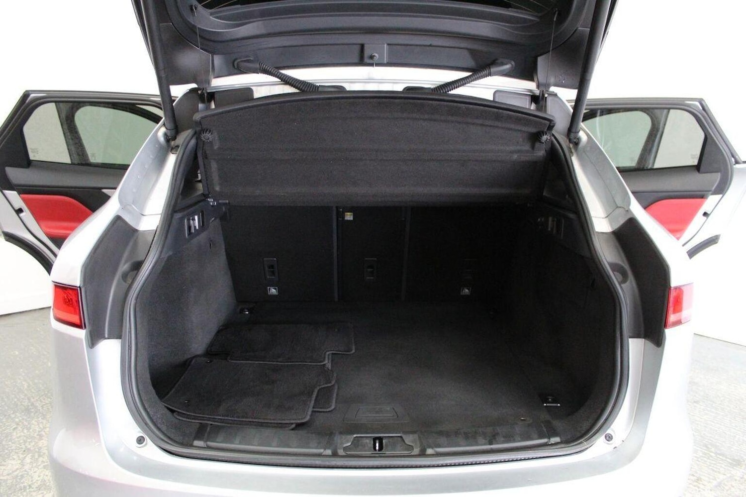 Used Jaguar F-Pace 2016 for sale - 76793685: Photo 24