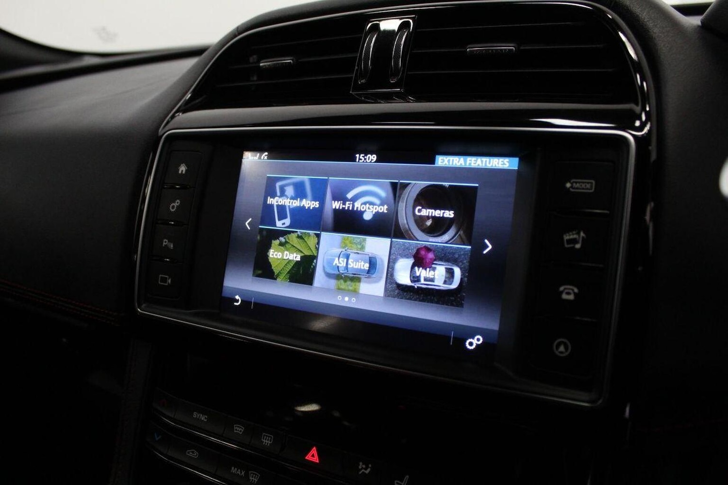 Used Jaguar F-Pace 2016 for sale - 76793685: Photo 43