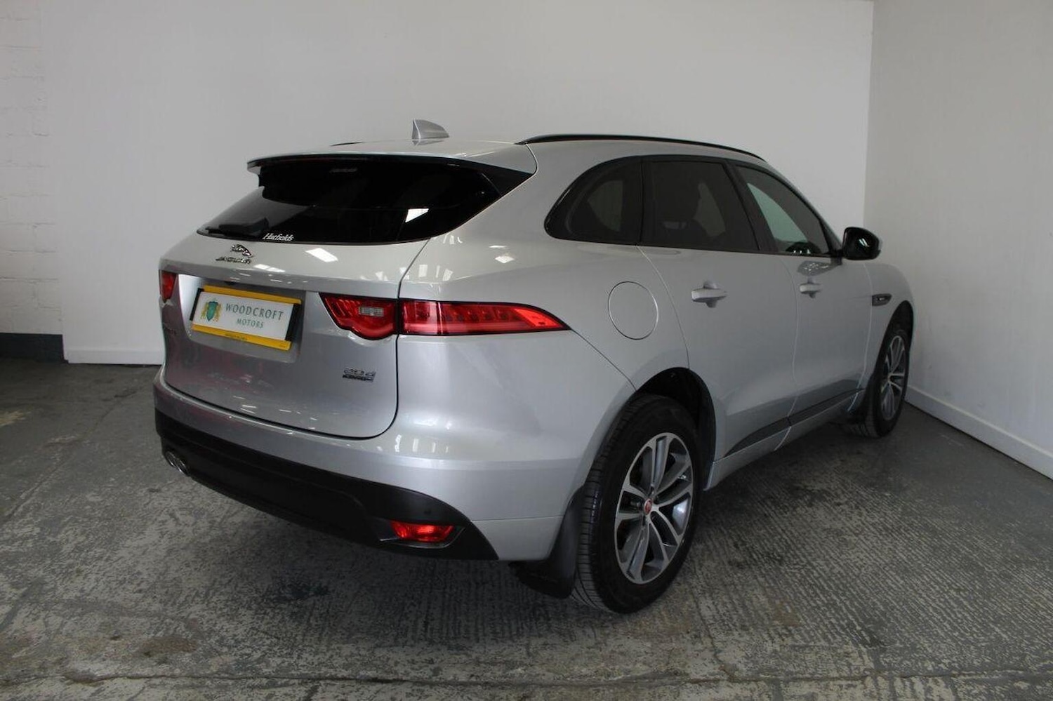 Used Jaguar F-Pace 2016 for sale - 76793685: Photo 8