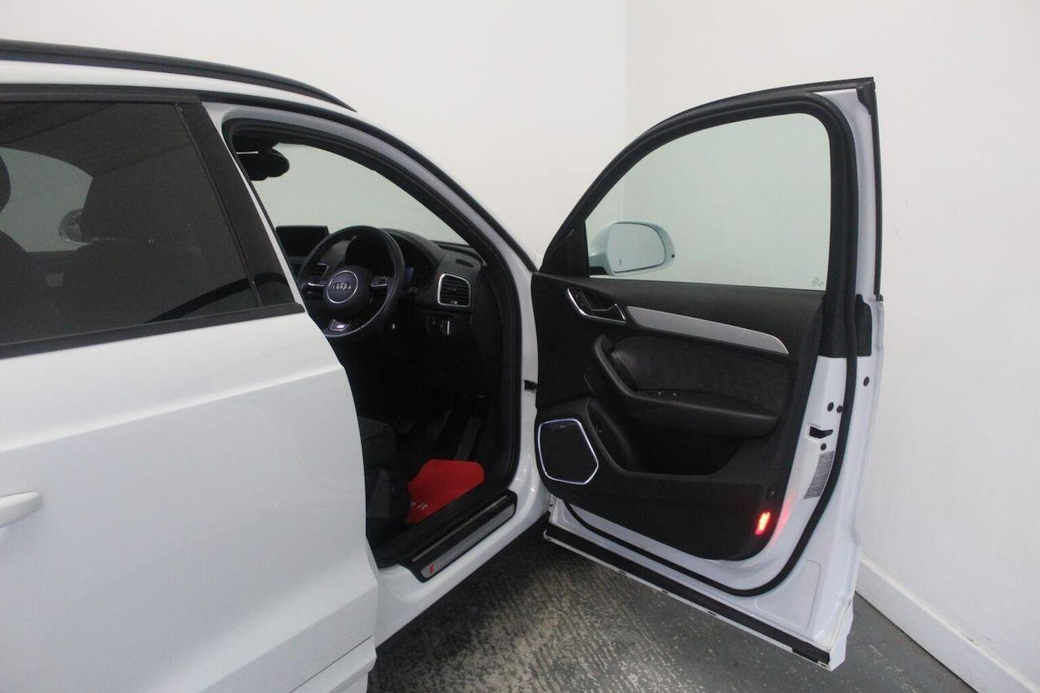 Used Audi Q3 2015 for sale - 77409585: Photo 26