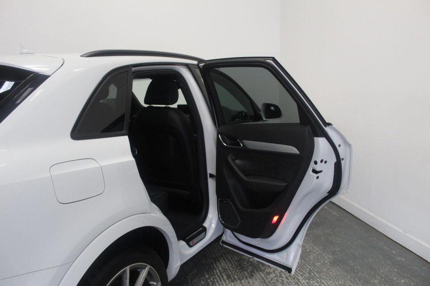 Used Audi Q3 2015 for sale - 77409585: Photo 27