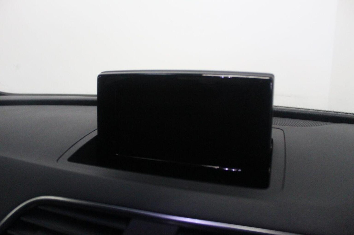 Used Audi Q3 2015 for sale - 77409585: Photo 41